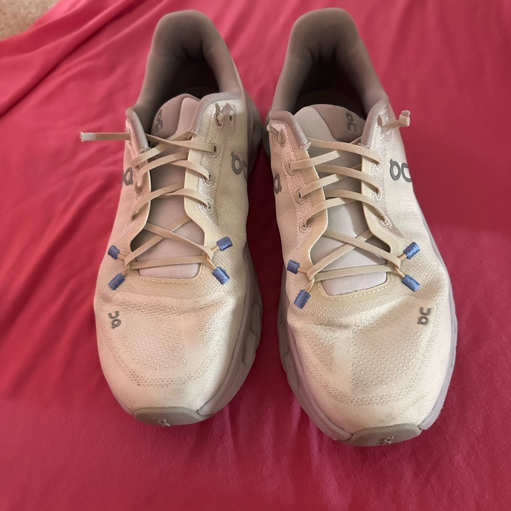 On Cloudtilt Running Shoes - Pale Lavender/white - Picture 8 of 10